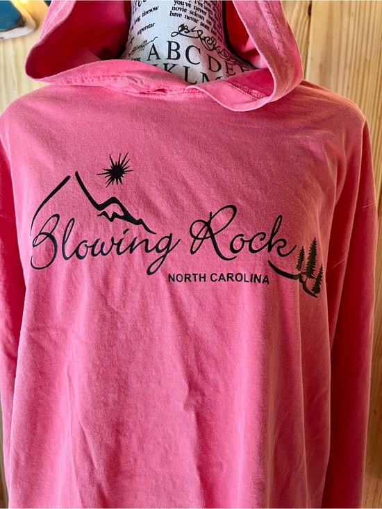 Comfort Colors Tops - 💋Comfort Colors Coral Blowing Rock North Carolina Hoodie💋